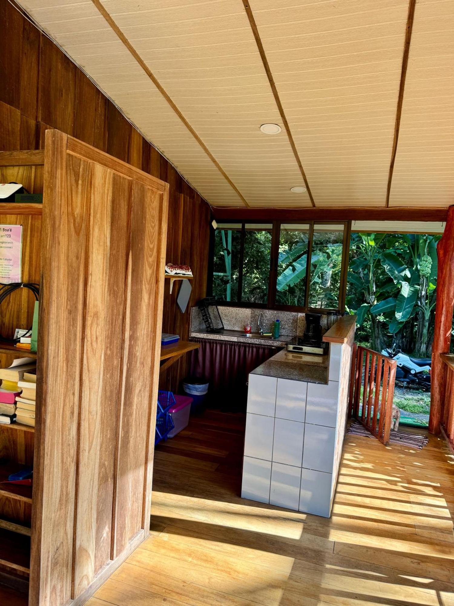 Brigitte'S Ranch Hotel Cahuita Buitenkant foto